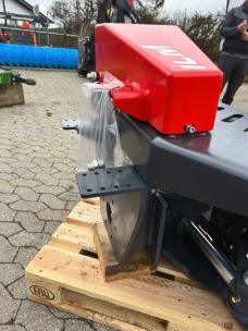 sb0206560uni_Premium36_Holzgreifer_Säge-MS750_14sbf