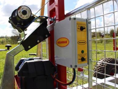 sb0218101kra_T1100-Holzwagen-1.1t_2x-Kran_18sbf