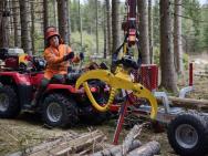 sb0218140kra_T2000 Rückewagen-2.0t_Kran-3.5m_06sbf