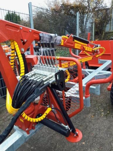 sb0218150kra_T3500 Rückewagen-3.5t_Kran_14sbf