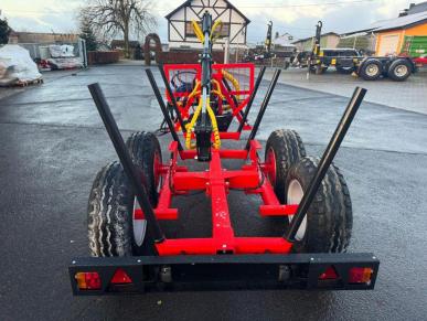 sb0218210kts_KTS4000_Rückewagen_mit-Kran-4.2m_08sbf