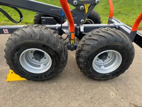 sb0218240kts_KTS8000_Rückewagen_mit-Kran-6.4m_14sbf