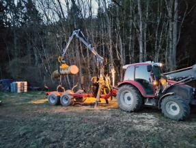 sb0218310mor_SF7_Rückewagen_7t_5.4m-Kran_08sbf