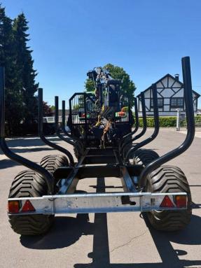 sb0218361mor_SF12_Rückewagen_12.0t_7.3m-Kran_AG_16sbf