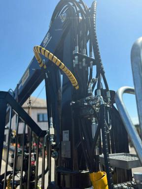 sb0218361mor_SF12_Rückewagen_12.0t_7.3m-Kran_AG_12sbf