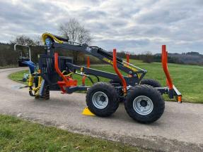 sb0218480sbf_SBF8000_Rückewagen_mit-Kran-6.4m_02sbf