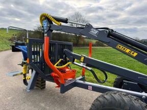 sb0218480sbf_SBF8000_Rückewagen_mit-Kran-6.4m_04sbf