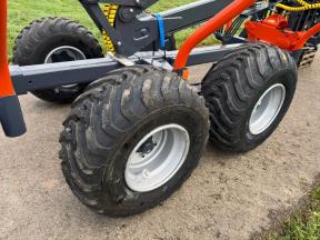 sb0218480sbf_SBF8000_Rückewagen_mit-Kran-6.4m_08sbf