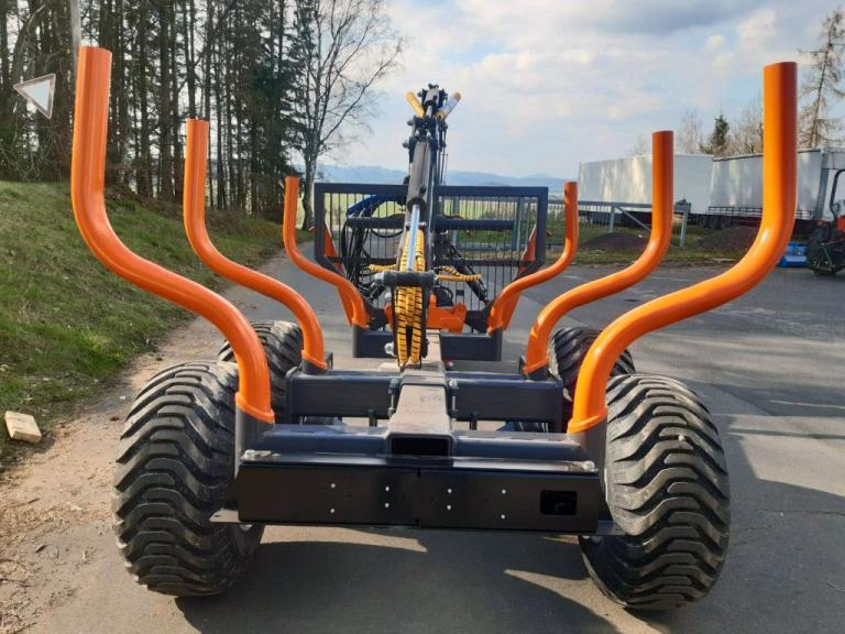 sb0218485sbf_SBF8500_Rückewagen_Kran-6.4_04sbf