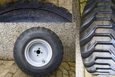 sb0218196kra_Kranman-Kompetträder_T1750_300x65-12_Logo