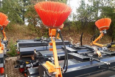 sb0804112sbf_Seitenbesen_SBF-Kehrmaschinen_1.50-2.80_Logo